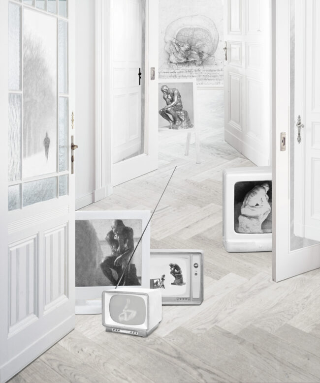 Anett Stuth Fotografie | DER DENKER / THE THINKER, 2011 | Aus der Serie: „Raum- Zeit-Bild“ / from the series „Space–Time–Image“ | c-print, Diasec